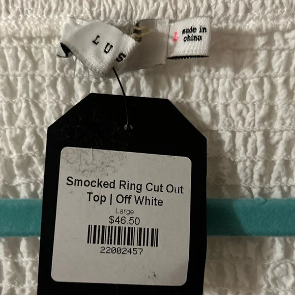 NWT Lush Smocked Ring Cut Out top off white size large - Picture 7 of 9